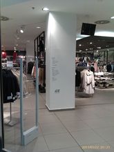 Informační sloup H&M